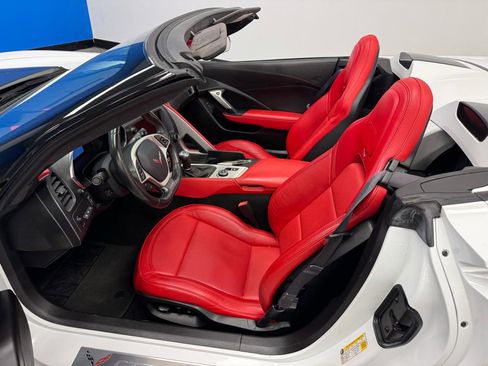 Used 2015 Chevrolet Corvette Z06 w/ 3LZ Preferred Equipment Group RWD image 15
