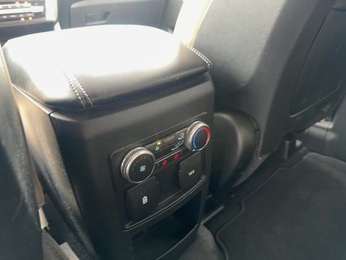 Used 2020 Ford Explorer XLT w/ Equipment Group 202A AWD/4WD image 15
