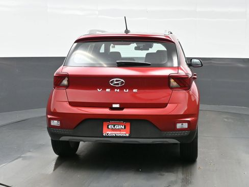 Used 2025 Hyundai Venue Limited image 5