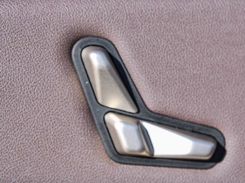 Used 2024 BMW iX xDrive50 w/ Sport Package image 21