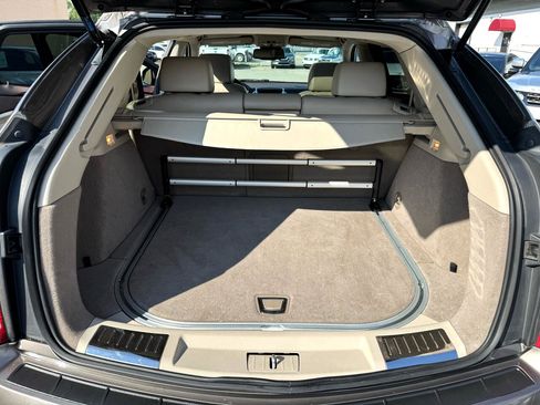 Used 2011 Cadillac SRX Luxury image 24