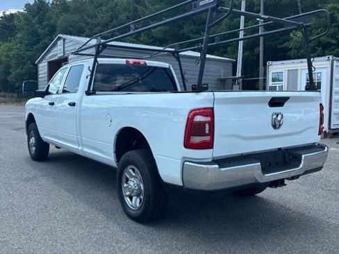 Used 2024 RAM 2500 Tradesman w/ Chrome Appearance Group AWD/4WD image 3