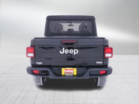 Used 2022 Jeep Gladiator Overland w/ Cold Weather Group image 6
