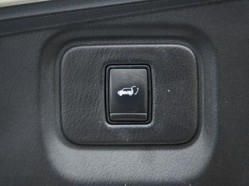 Used 2018 Nissan Pathfinder SL w/ Cargo Package image 13