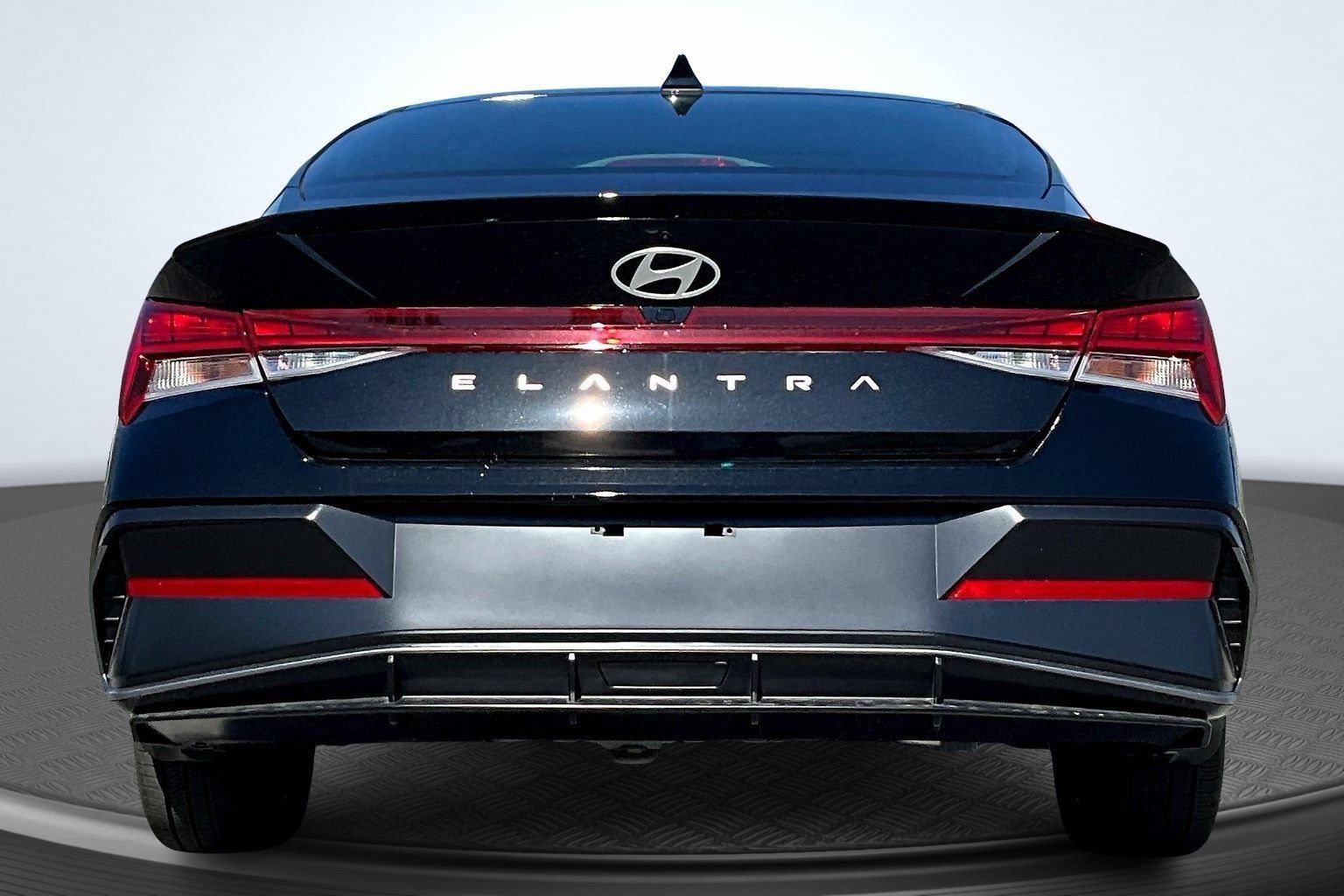 Used 2026 Hyundai Elantra SEL Sport Premium FWD image 4