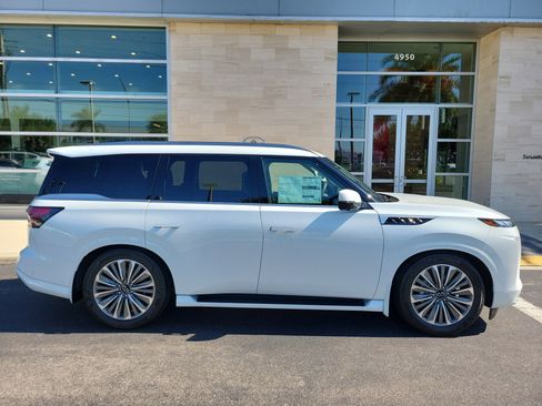 New 2026 INFINITI QX80 Luxe w/ Cargo Package RWD image 3