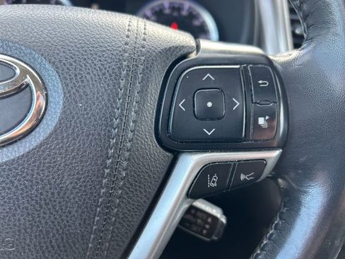 Used 2017 Toyota Highlander XLE image 21