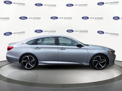 Used 2022 Honda Accord Sport image 6