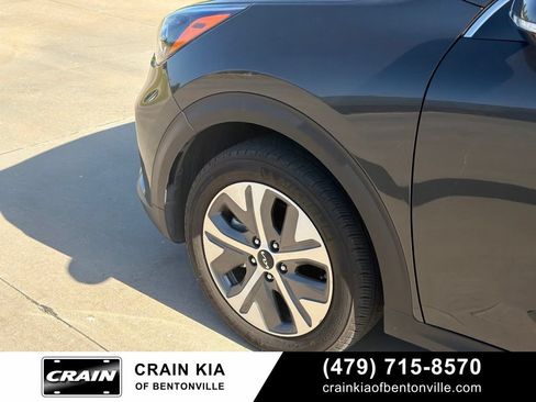 Certified 2022 Kia Niro EX FWD image 12