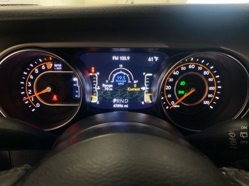 Used 2021 Jeep Wrangler Sport AWD/4WD image 16