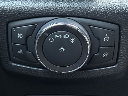 Used 2019 Ford F150 Platinum w/ Equipment Group 701A Luxury image 32