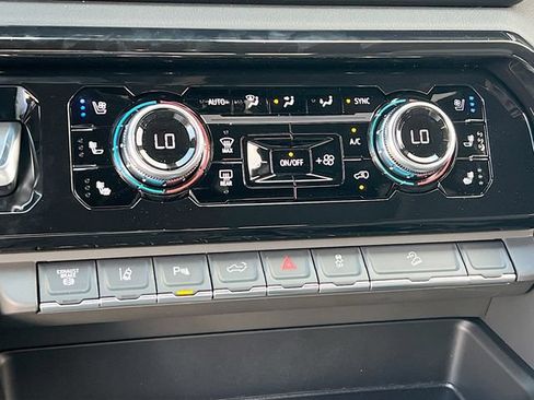 New 2026 GMC Sierra 2500 AT4 w/ AT4 Premium Plus Package AWD/4WD image 11
