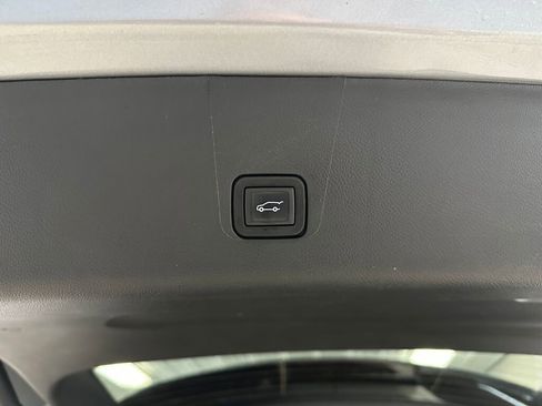 Certified 2023 Chevrolet Traverse LT image 25