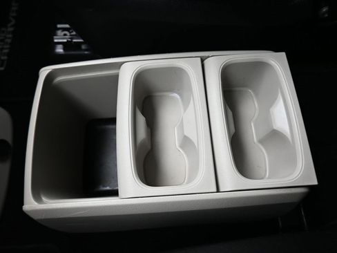 Used 2016 Dodge Grand Caravan SE image 20