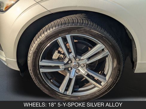 Used 2021 Volvo XC60 T5 Momentum image 11