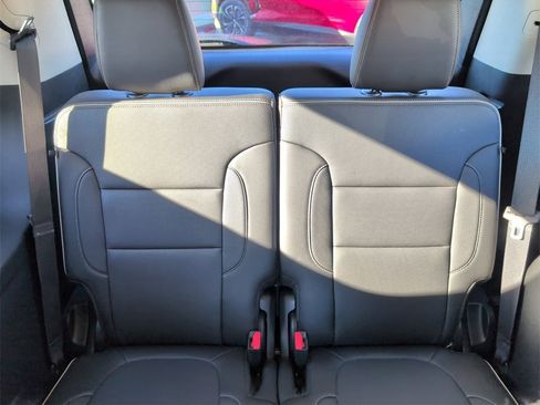 Used 2020 GMC Acadia Denali w/ Trailering Package image 27