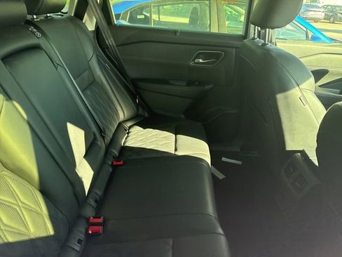 Used 2026 Nissan Rogue Platinum w/ Platinum Premium Package AWD/4WD image 3