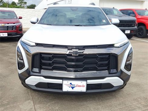 New 2026 Chevrolet Equinox ACTIV w/ Convenience Package III image 2