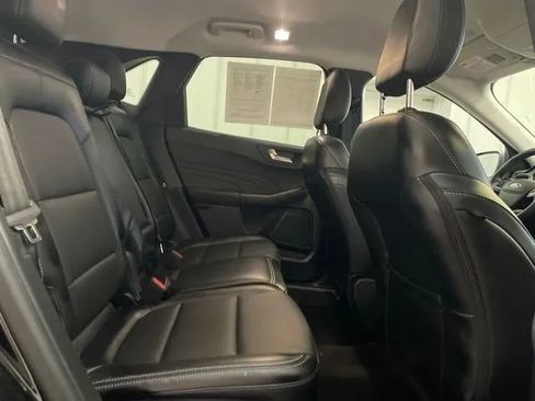 Used 2025 Ford Escape Platinum AWD/4WD image 16
