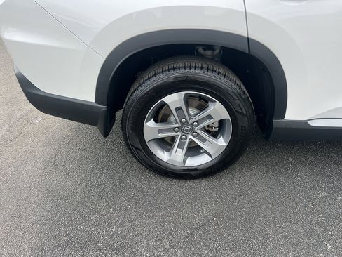 Used 2025 Honda Pilot EX-L image 9