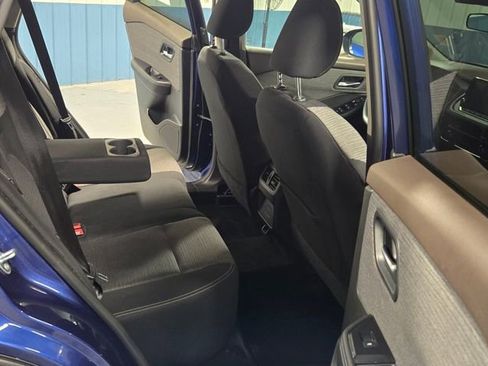 Used 2023 Nissan Rogue SV image 38