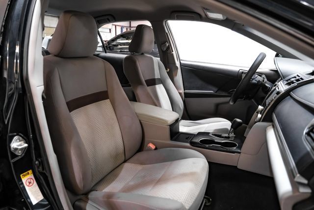 Used 2012 Toyota Camry LE FWD image 35