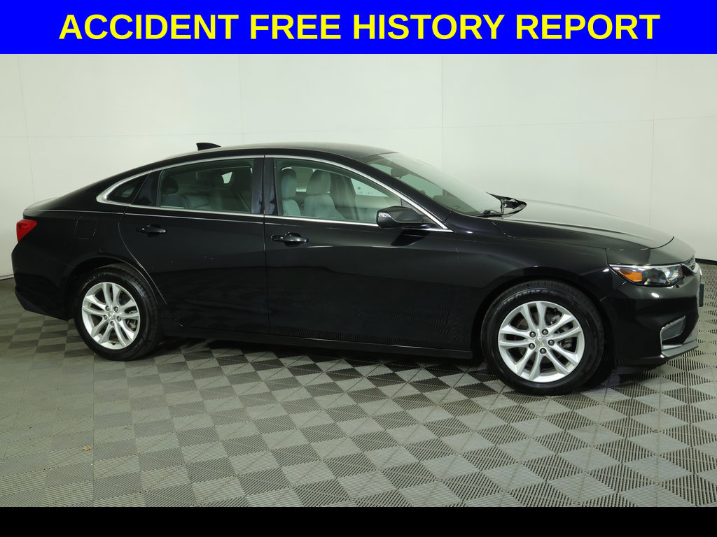 Used 2017 Chevrolet Malibu LT FWD image 2