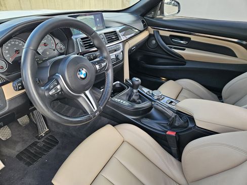 Used 2016 BMW M4 Convertible image 4