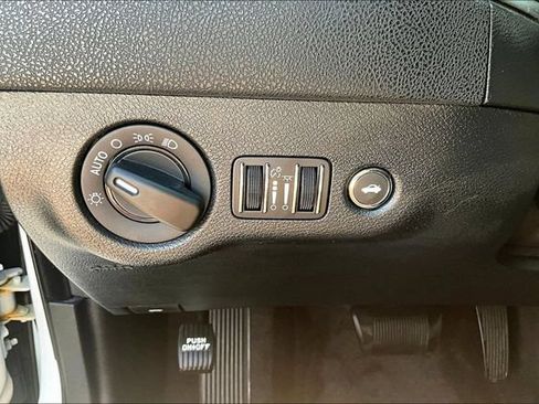 Used 2018 Dodge Charger SXT RWD image 15