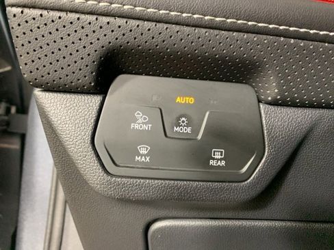 Used 2024 Volkswagen Atlas SEL Premium R-Line image 20