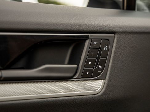 Certified 2026 Porsche Cayenne Coupe AWD/4WD image 22