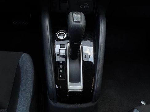 Used 2025 Nissan Versa SV FWD image 21