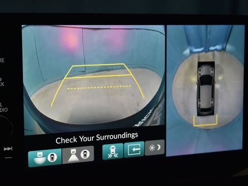 Used 2025 Honda Pilot Elite image 12