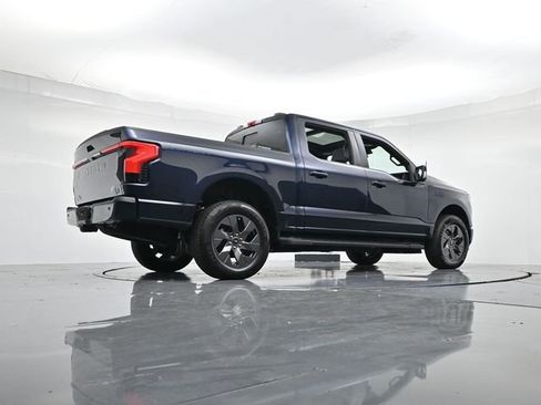 Used 2024 Ford F150 Lightning Lariat image 28