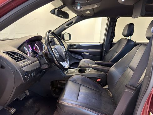 Used 2020 Dodge Grand Caravan GT image 12