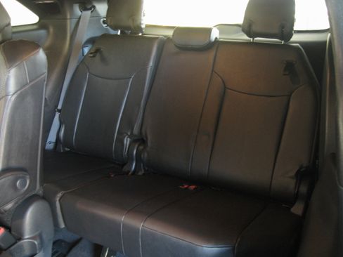 Used 2025 Toyota Sienna Platinum image 13