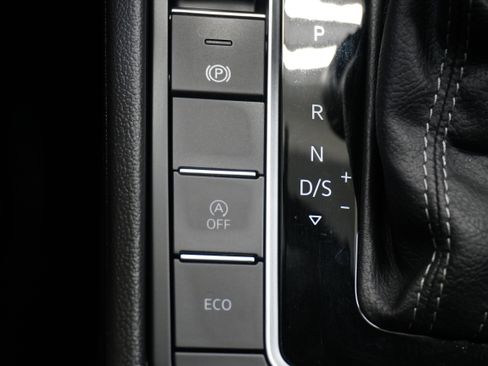 Used 2021 Volkswagen Jetta R-Line w/ R-Line Cold Weather Package image 21