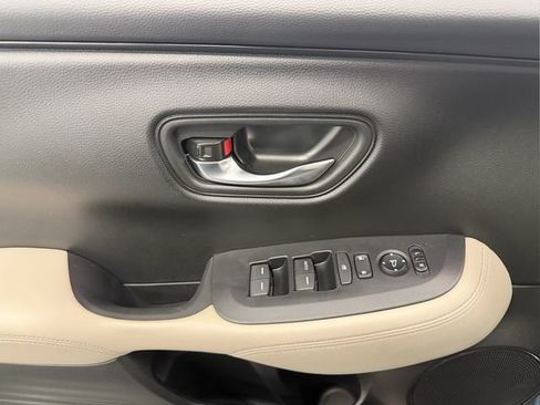 Certified 2024 Honda HR-V LX image 13
