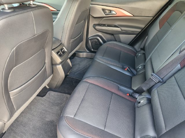 Used 2024 Chevrolet Equinox EV RS FWD image 30