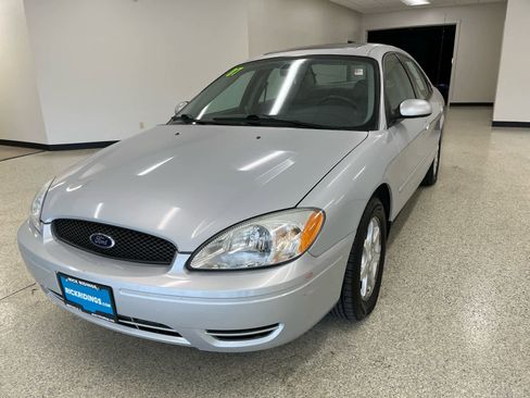 Used 2007 Ford Taurus SEL image 1