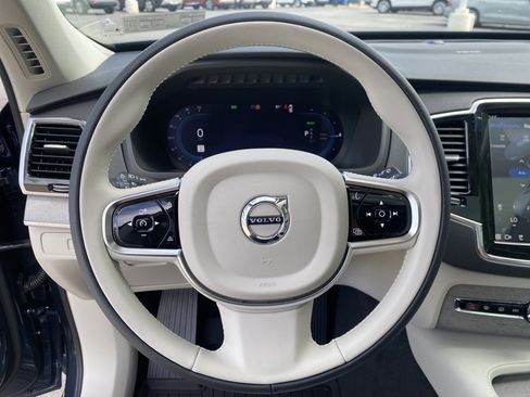 Used 2025 Volvo XC90 T8 Plus w/ Protection Package Premier image 18