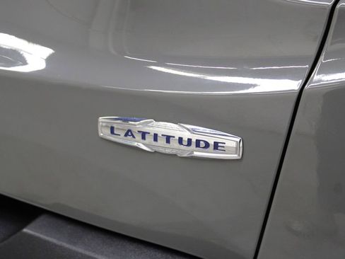 Used 2020 Jeep Renegade Latitude w/ Cold Weather Group image 37