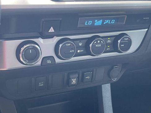 Used 2021 Toyota Tacoma SR5 AWD/4WD image 17