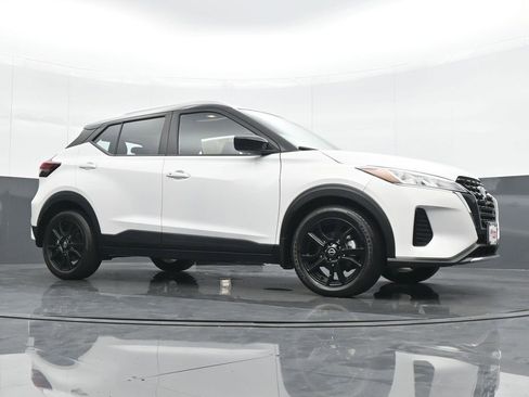 Used 2023 Nissan Kicks SV image 23