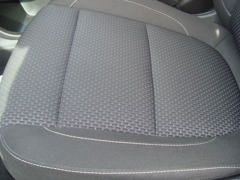 Used 2023 GMC Acadia SLE w/ Driver Convenience Package image 9