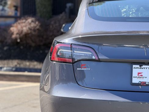 Used 2020 Tesla Model 3 Standard Range Plus image 15
