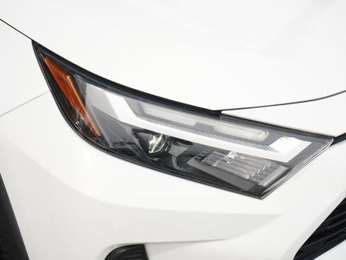 Used 2023 Toyota RAV4 LE AWD/4WD image 12