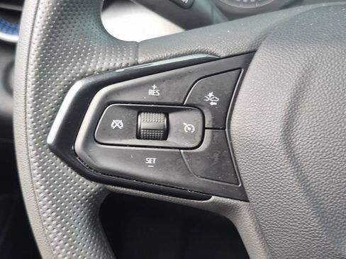Used 2025 Chevrolet Trax LS FWD image 21