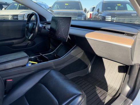 Used 2018 Tesla Model 3 Long Range image 37