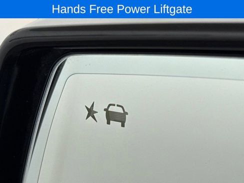 Used 2018 Chevrolet Suburban LT image 28